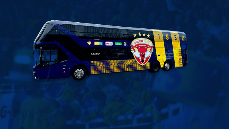 Simulation des Mannschaftsbusses mit Namen der Fans